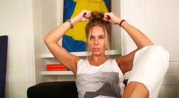 Adriane Galisteu surge com sapato diferentão e fãs aprovam visual: "Amei o tênis!" - Instagram