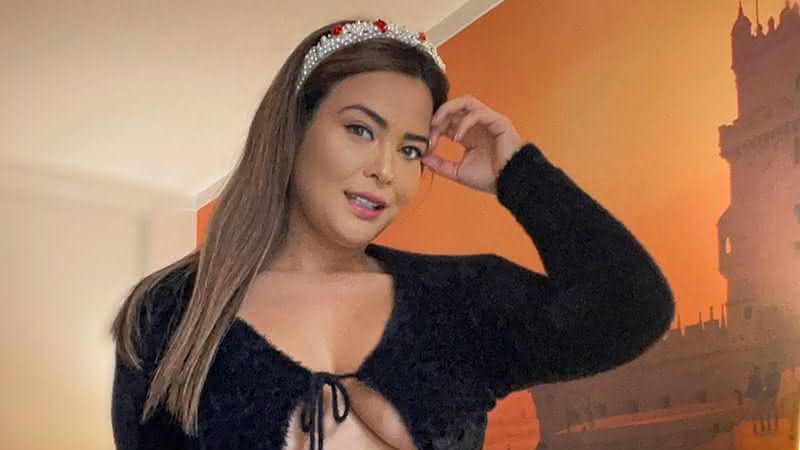 Geisy Arruda usa calcinha minúscula e quase mostra demais - Instagram