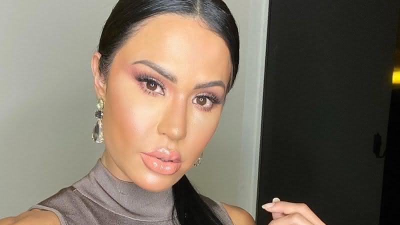 Gracyanne Barbosa posa completamente nua - Instagram