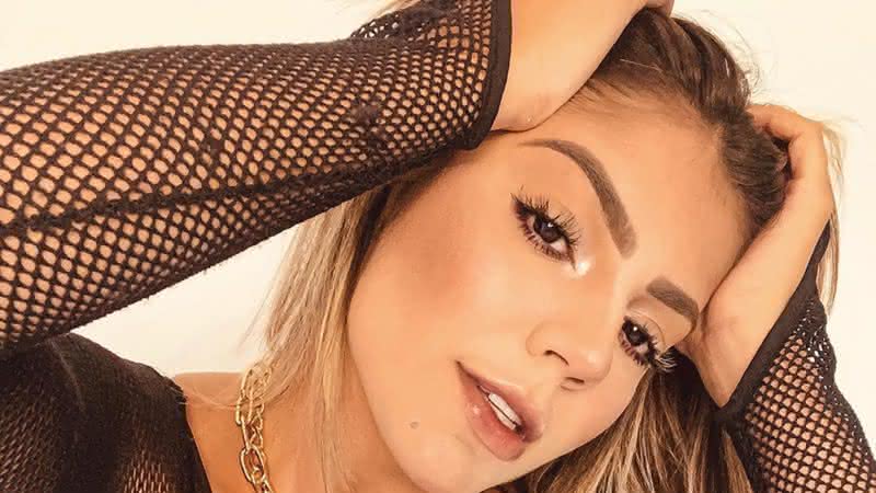 Hariany Almeida faz sucesso com modelito todo preto - Instagram