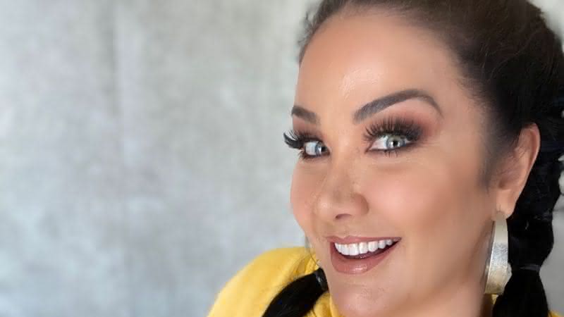 Helen Ganzarolli coloca pernas para jogo em modelito sensual - Instagram