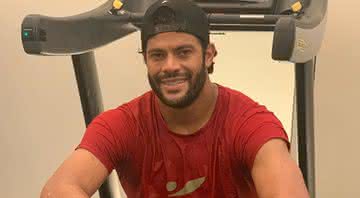 Hulk surge agarradinho com nova namorada - Instagram