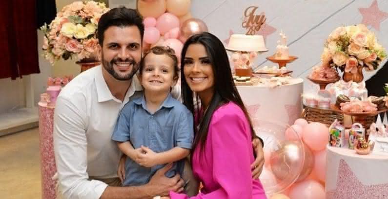 Após reatar casamento, Ivy divide momento ao lado do marido e do filho - Instagram