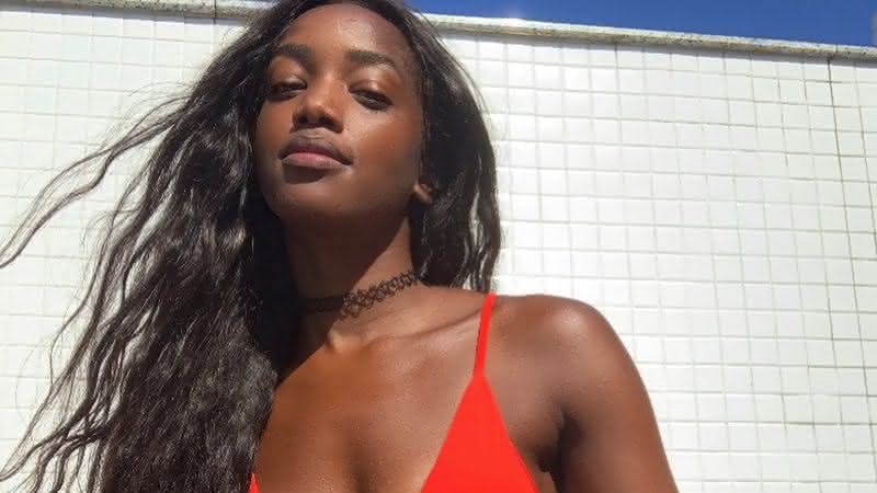 Iza lança batom especial para pele negra e web surta - Instagram