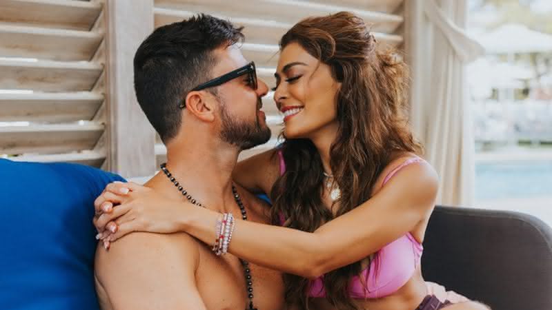 Juliana Paes posa com o marido em clique tirado pelo filho - Instagram