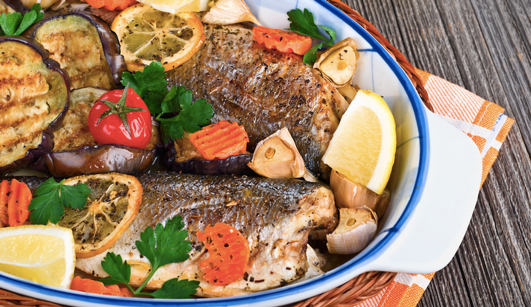 peixe assado - shutterstock