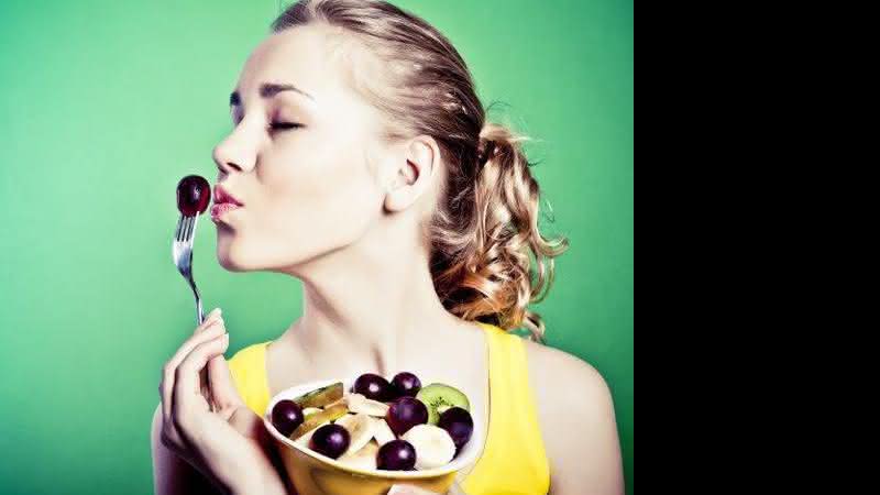 Comer frutas ajuda na digestão - Shutterstock