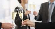 Como se comportar na festa do trabalho - Shutterstock