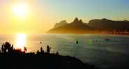 Impossível ir ao Rio e não passar... o final de tarde na praia do Arpoador. É o lugar ideal para quem gosta de fotos e admira o espetáculo do anoitecer. - ISTOCK/SHUTTERSTOCK