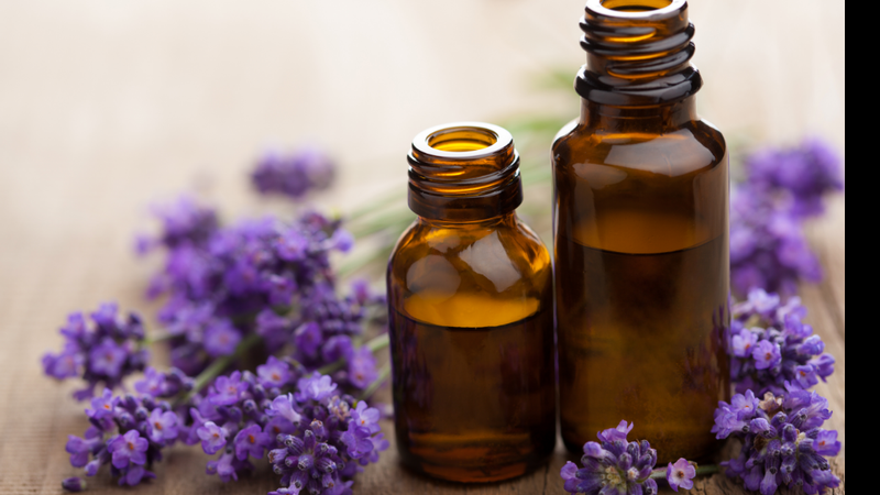 Lembre-se de conservar os seus florais em um local arejado e de agitar o frasco antes de tomar - Foto Shutterstock