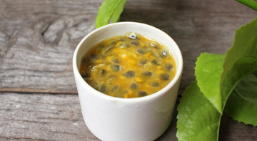 Molho de maracujá agridoce para salada - Foto: Shutterstock