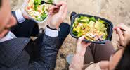 O ritmo agitado do dia a dia pode prejudicar a dieta e acabar com os hábitos saudáveis, por isso, separamos dez dicas para ajudar no controle alimentar da rotina - iStock