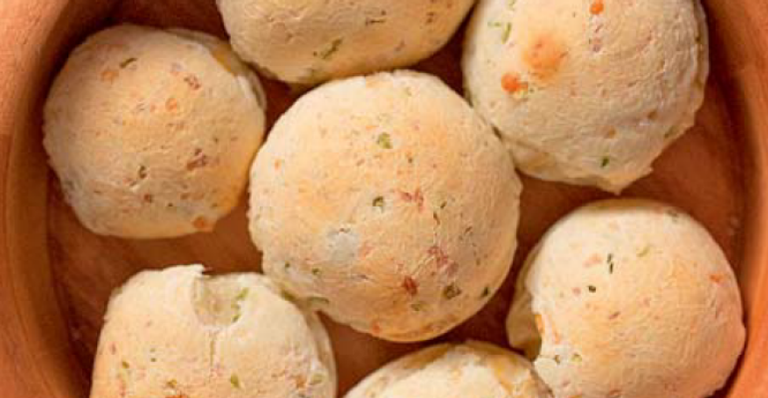 Pão de queijo com talos de rúcula - Divulgação