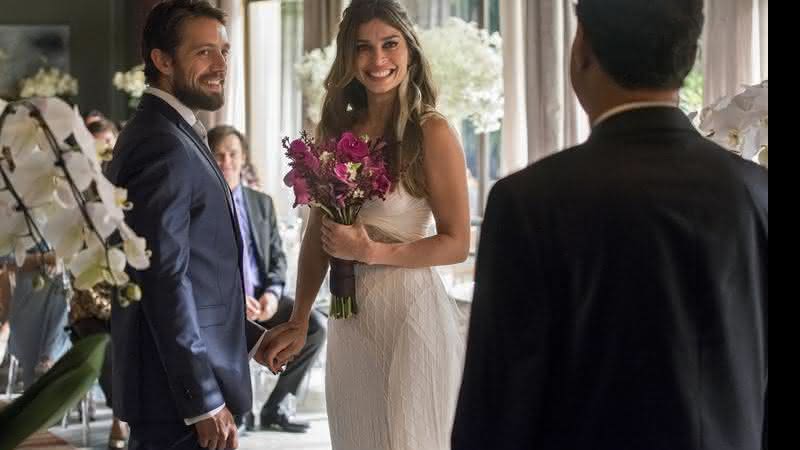 Cena do casamento de Lívia (Grazi Massafera) e Renato (Rafael Cardoso) - Globo/Cesar Alves