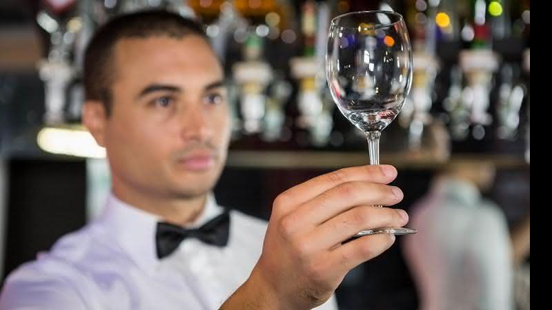 Use álcool para deixar os copos limpíssimos! - iStock