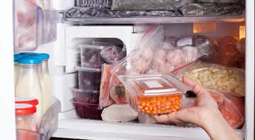 O freezer é superprático, mas nem tudo pode ir lá dentro... - iStock