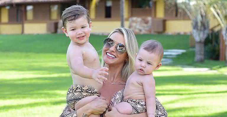 Andressa Suita com os filhos, Gabriel e Samuel - Reprodução: Instagram