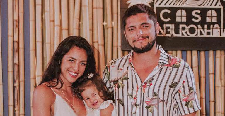 Yanna Lavigne e Bruno Gissoni com a filha do casal, Madalena - Adalto Jr