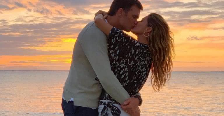 Gisele Bündchen e Tom Brady abraçados - Reprodução/Instagram