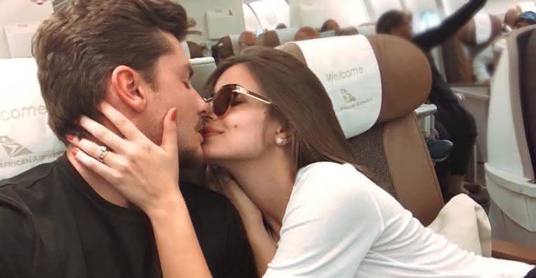 Camila Queiroz e Klebber Toledo  - Reprodução/ Instagram 
