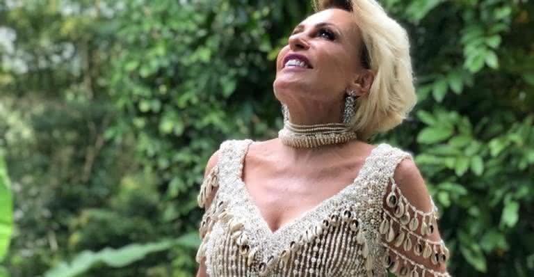 Ana Maria Braga posa em Paris - Reprodução/Instagram