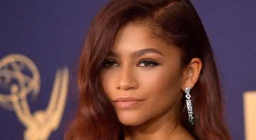 Zendaya posa em tapete vermelho de premiação  - Reprodução/Instagram