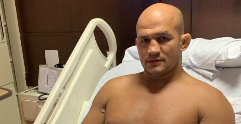 Junior Cigano é internado com sério problema nas pernas - Instagram