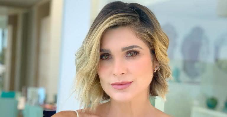 Flávia Alessandra esbanja look elegante em evento em São Paulo - Instagram