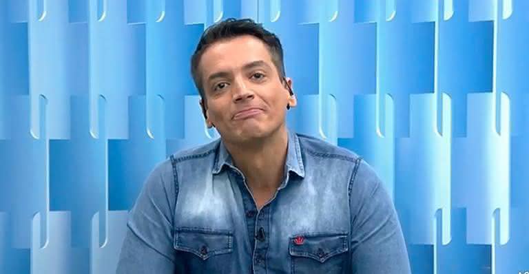 Leo Dias é afastado de 'Fofocalizando', do SBT, após fazer reclamação ao vivo - SBT