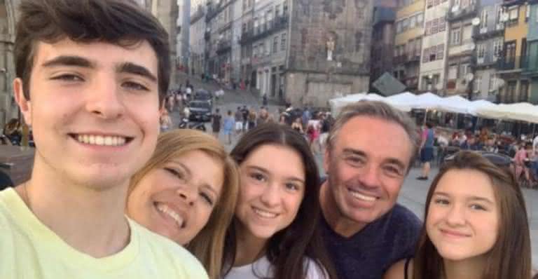 Família de Gugu Liberato vai aos prantos com estado de saúde do apresentador - Instagram