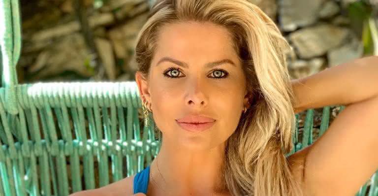 Karina Bacchi relembra morte de irmão e se emociona  - Instagram 