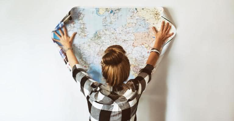 Itens de decoração com temática de viagem  - Getty Images