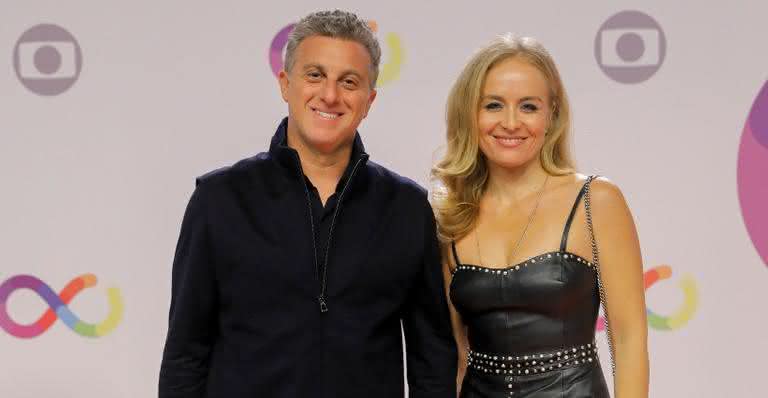 Angélica e Luciano Huck se beijam durante "Caldeirão" - Globo/Victor Pollak