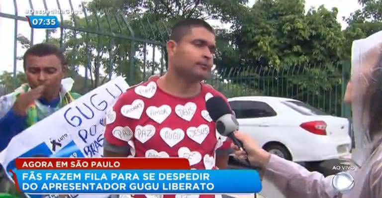 Saulo Duarte, ex-gari, é primeiro da fila no velório de Gugu - Record TV