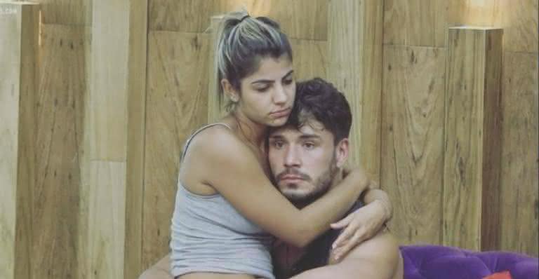 Gravidez? Hariany Almeida reclama de dores e Lucas Viana diz: ''Neném chutando'' - Record TV