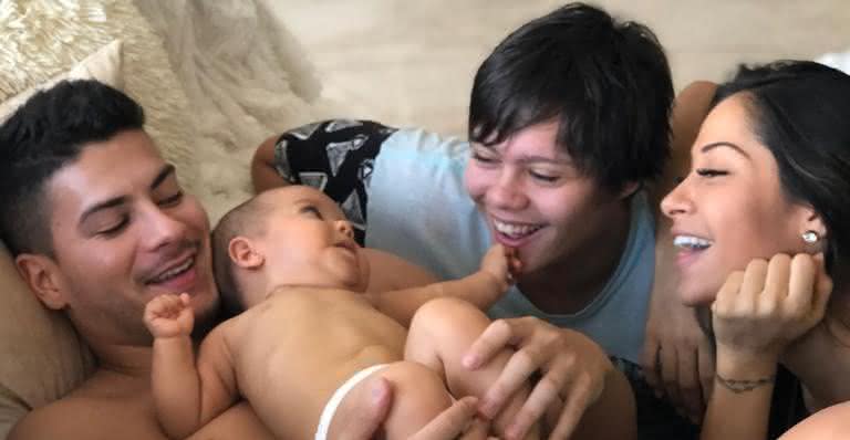 Mayra Cardi se impressiona com semelhança entre os filhos - Instagram