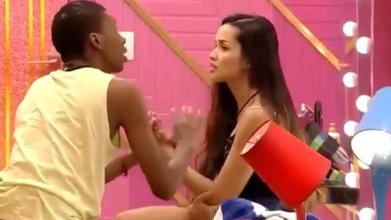 Juliette pensou em deixar o 'BBB21' mas Lucas Penteado a convenceu a ficar - Reprodução/Globoplay