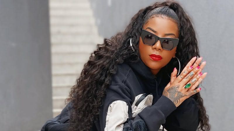 Ludmilla ostenta tênis grifado no valor de R$ 10 mil: ''Primeiro e único no Brasil'' - Reprodução/ Instagram