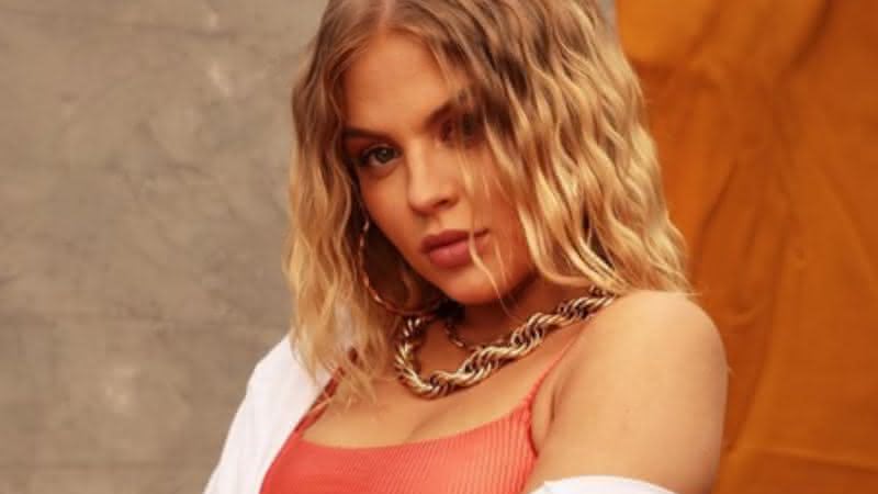 Luísa Sonza usou tênis de R$ 8 mil em clipe novo - Instagram