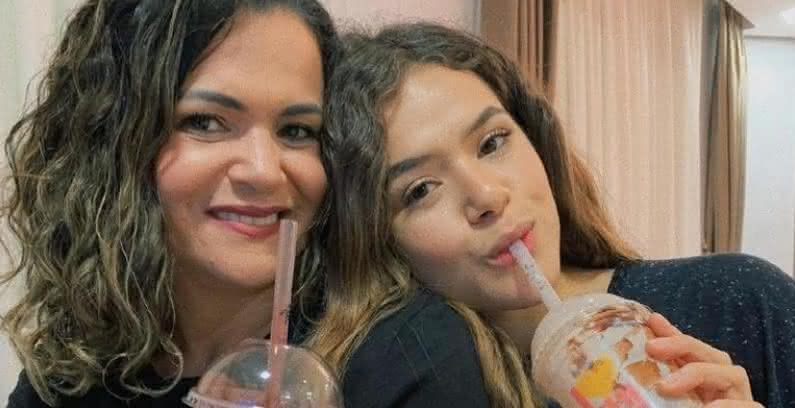 Maisa relembra infância e recria foto antiga ao lado da mãe - Instagram