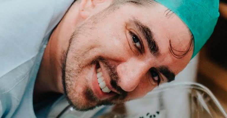 Imagem Explosão de fofura! Marcelo Adnet posta primeiras fotos da filha, Alice