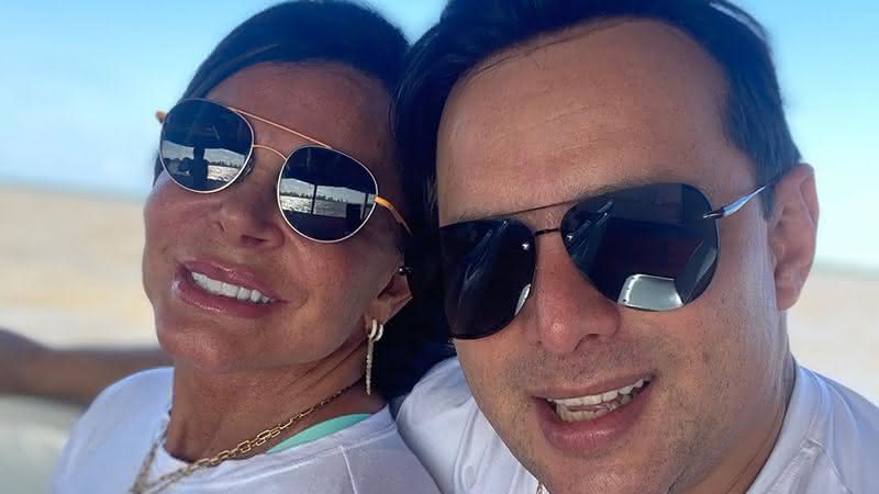 Gretchen e Esdras Souzas distribuem convites de casamento - Instagram