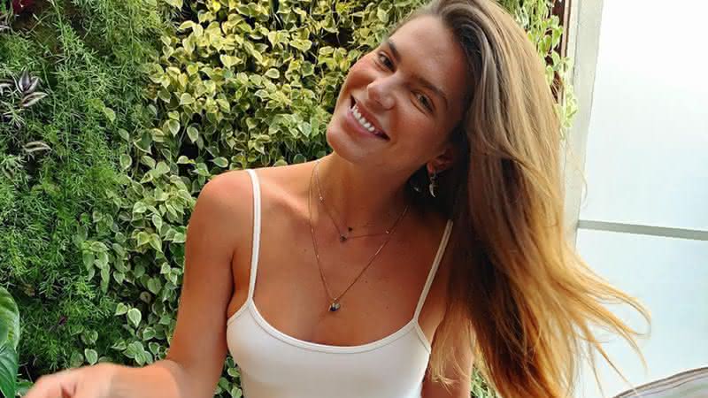 Mariana Goldfarb radicaliza e surge de cabelo curto - Instagram