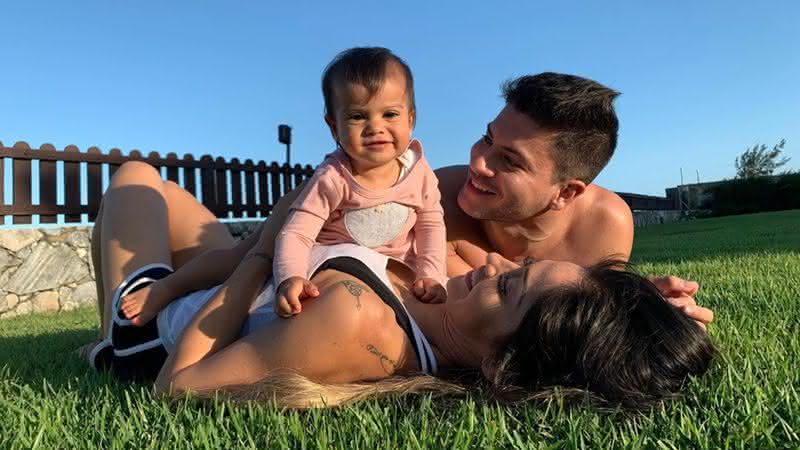 Mayra Cardi faz surpresa para babá de Sophia - Instagram