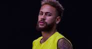 Neymar Jr. surge ao lado de modelo - Instagram