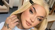 Pabllo Vittar exibe curvas exuberantes com fio-dental e topless - Instagram