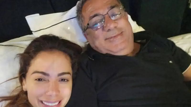 Anitta comemora cura da doença do pai: "Milagres acontecem" - Instagram