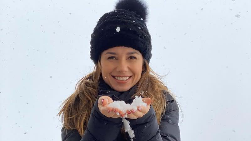 A cantora fugiu da folia com o namorado e preferiu passar o carnaval na França - Instagram