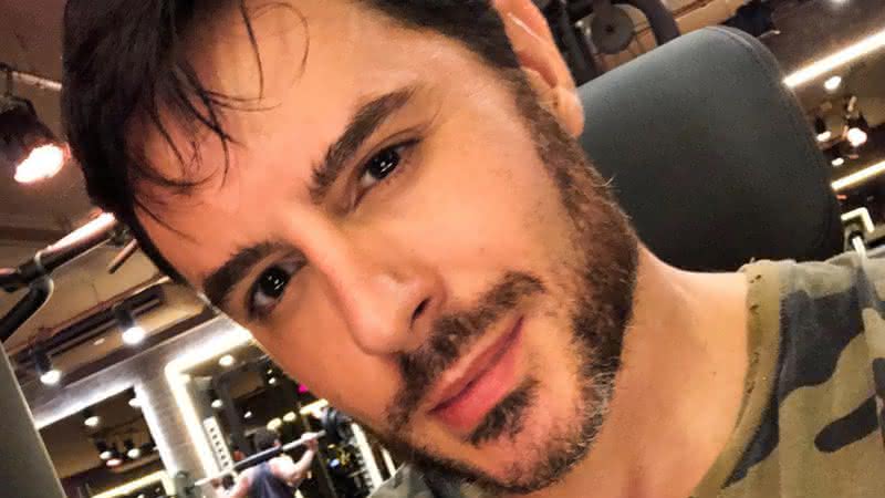 Ricardo Tozzi recebe pedido de casamento em rede social - Instagram