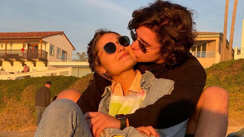 Sasha Meneghel dá beijinho apaixonado no namorado - Instagram